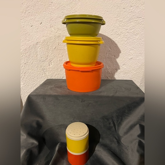 Vintage Tupperware Set with Vintage Shakers - Picture 2 of 3